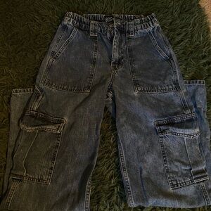 26 BDG DENIM utility/cargo style jeans😛